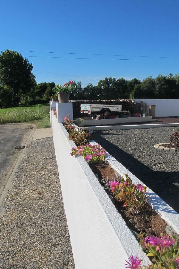 Вилла Le Contrevent Saint-Julien-des-Landes Экстерьер фото